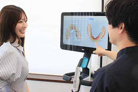 iTeroでシミュレーションする様子